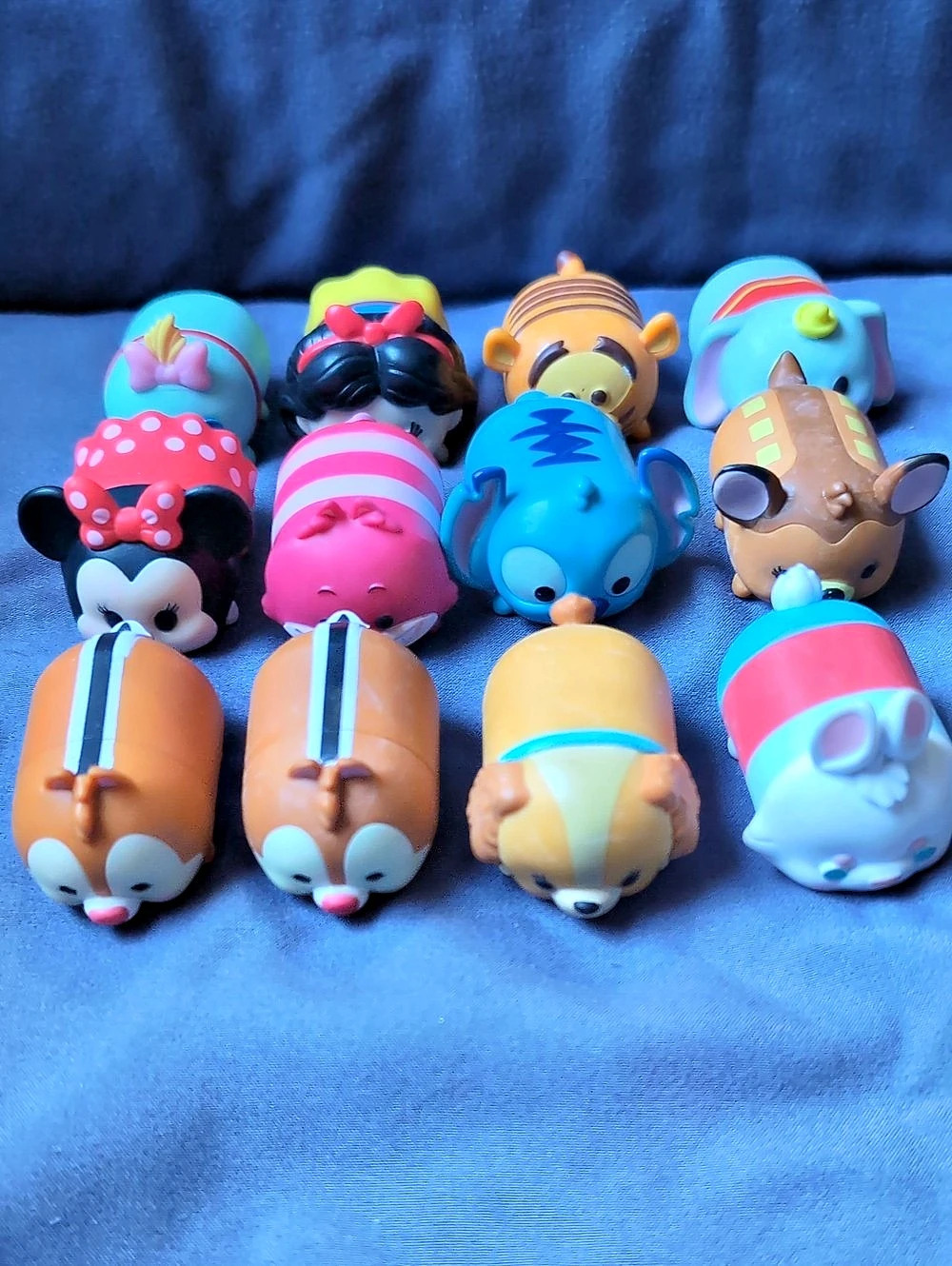 Disney Tsum Tsum Stackable Vinyl Figures Lot of 12 Small Character Figures *A5